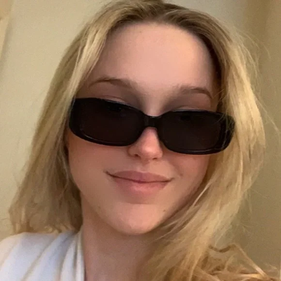 90’S INSPIRED BLACK SUNGLASSES - Picture 4 of 4